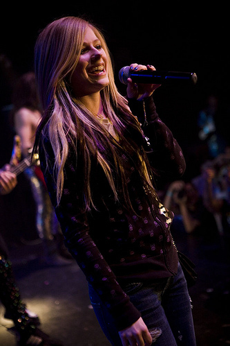Live - Avril Lavigne Live 4.jpg