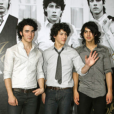 Jonas Brothers - jonas_brothers2.jpg