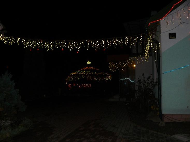 50 tys lampek .. oświetlone domy - Polkowice 25.12.2009 - P1020734.JPG