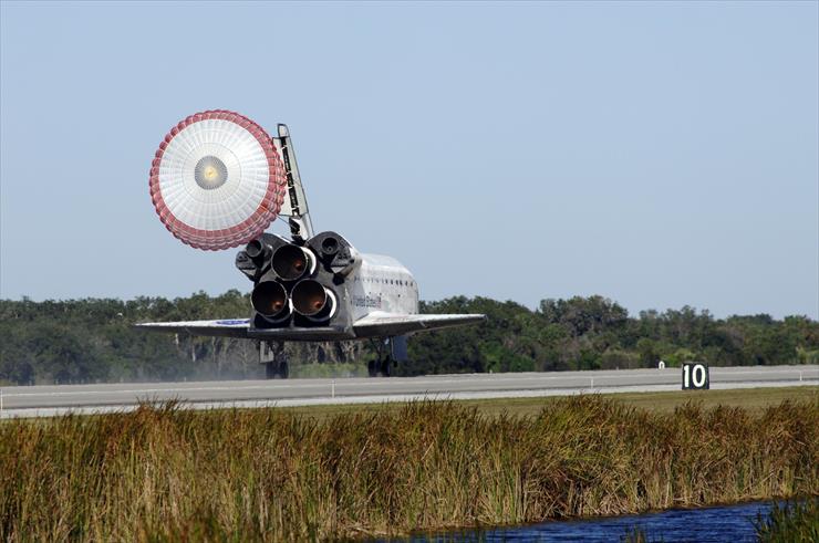 NASA free - Homecoming for Atlantis.jpg