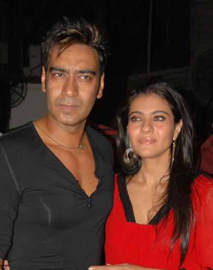 Kajol z Ajaye - lovely kajol with ajaj devgan2-1.jpg