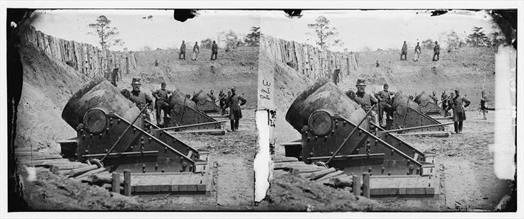 Marynarka, artyleria - libofcongr200 Yorktown, Va., vicinity. 13-in. sea...with officers of 1st Connecticut Heavy Artillery.jpg