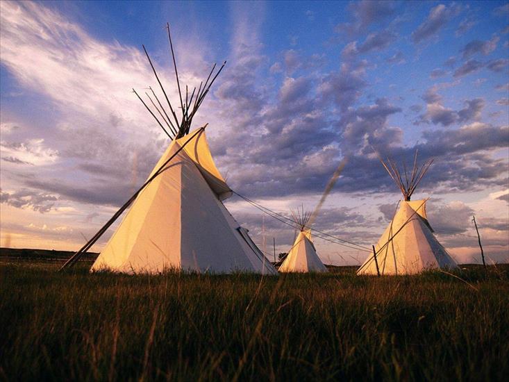 CA-Indianie - Sioux Teepee at Sunset, South Dakota.jpg