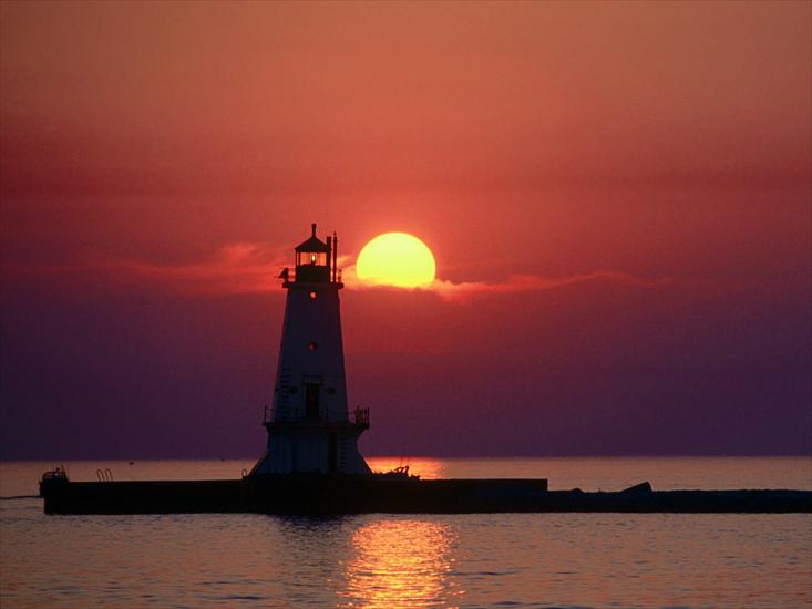 T A P E T Y - Sunset on the Lighthouse.jpg