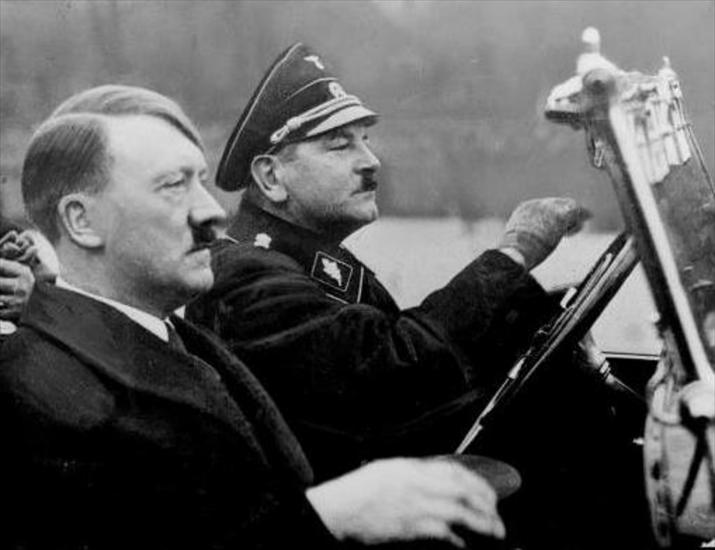 hitler - 178 1600x1200.jpg