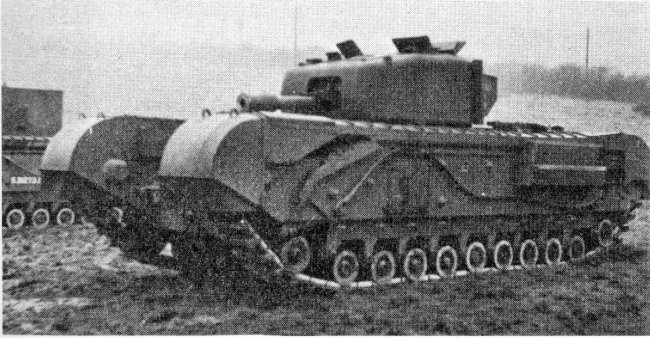 TAPETY CZOŁGI - A 22 Churchill Mark V CS.jpg