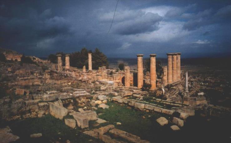 Libia starożytna, obrazy - Cyrene2. Dawna kolonia grecka Dorów z Santorynu.jpg