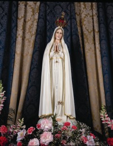 Zdjęcia Figury Matki Bożej Fatimskiej - USA-3-234x300.jpg