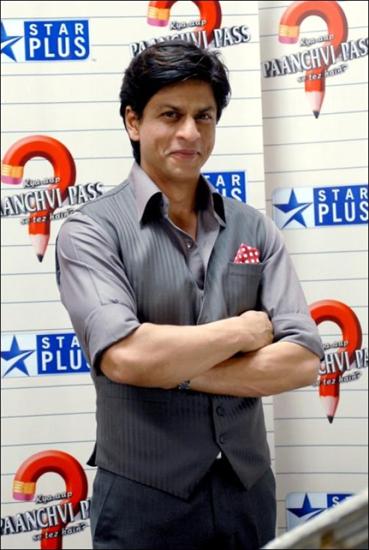 Shah Rukh Khan-zdjęcia - shahrukh-wallpaper-122166-5641.jpg