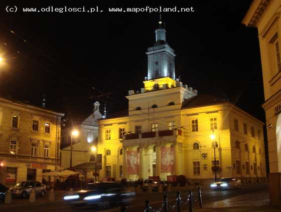 LUBLIN - Ratusz-nocą-Lublin.jpg