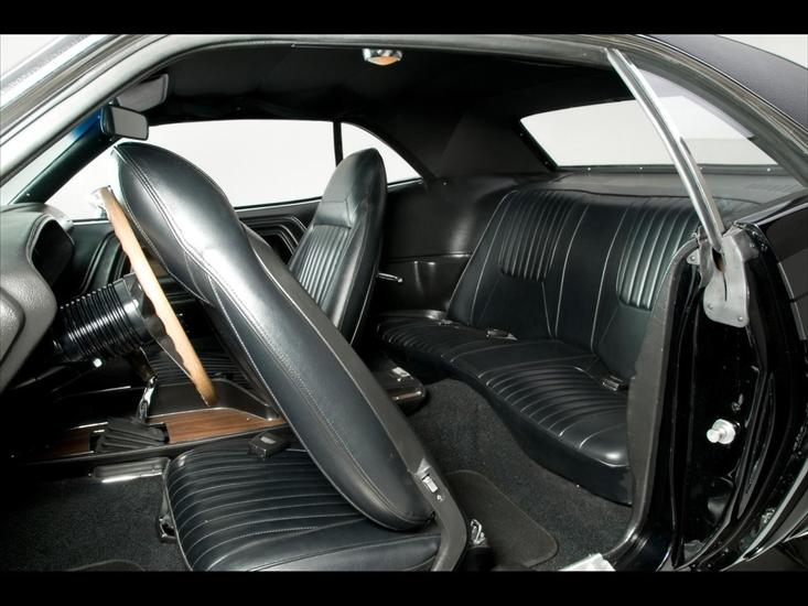 Dodge 71 - 1971-Dodge-Challenger-RT-Muscle-Car-By-Modern-Muscle-Rear-Seats-1600x1200.jpg