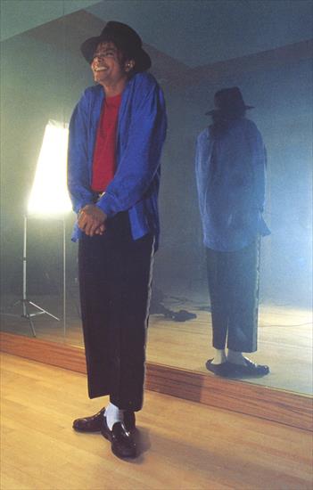 Michael Jackson - MichaelJacksonSMILE.png