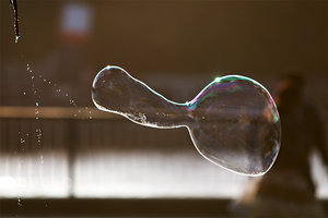 Bańki mydlane - Warped_bubble_by_fbuk.jpg