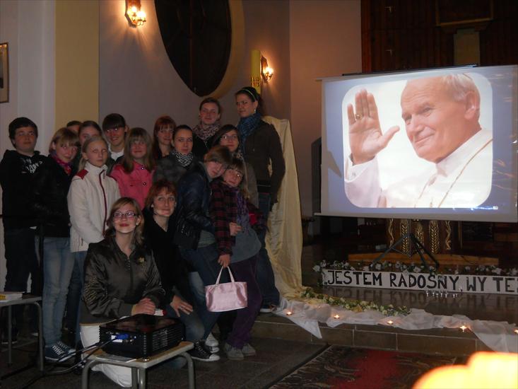 2011.04.02 rocznica śmierci papieża - DSCN5846.JPG